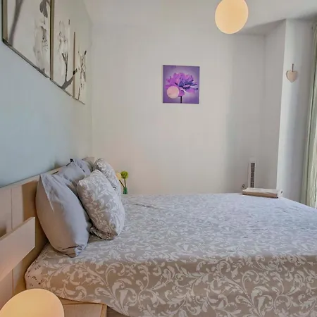 Duplex In Playa De Americas-center アパート プラヤ・デ・ラス・アメリカス